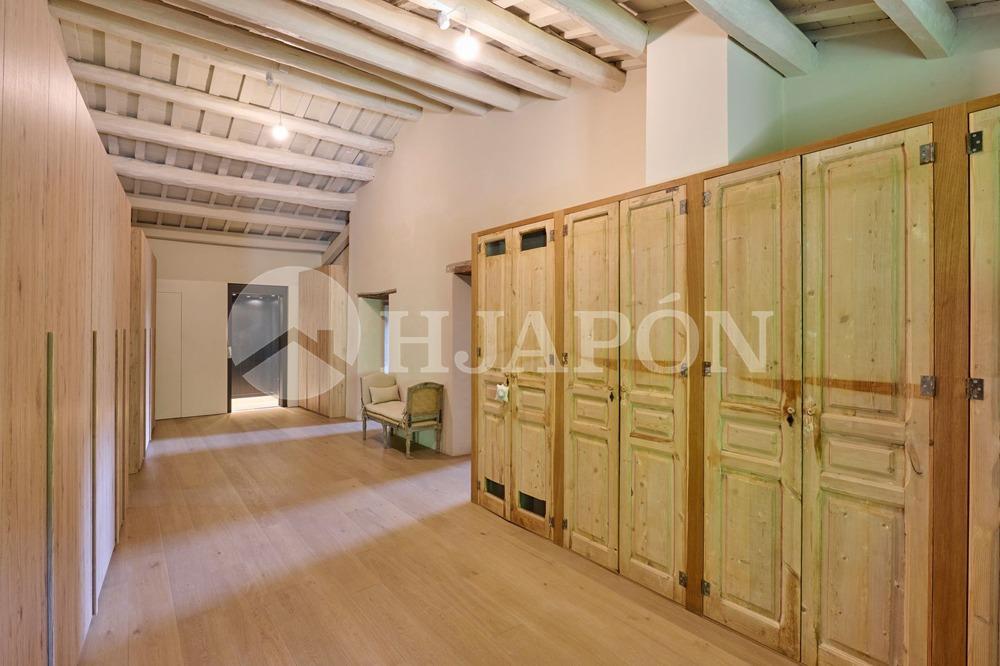 Villa for Sale in Alella