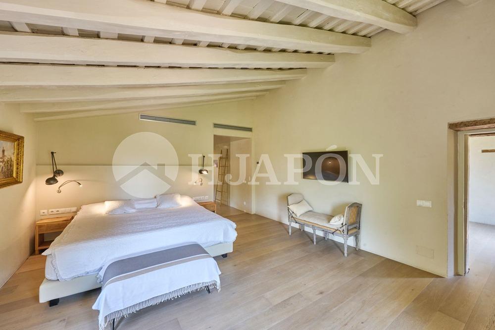 Villa for Sale in Alella