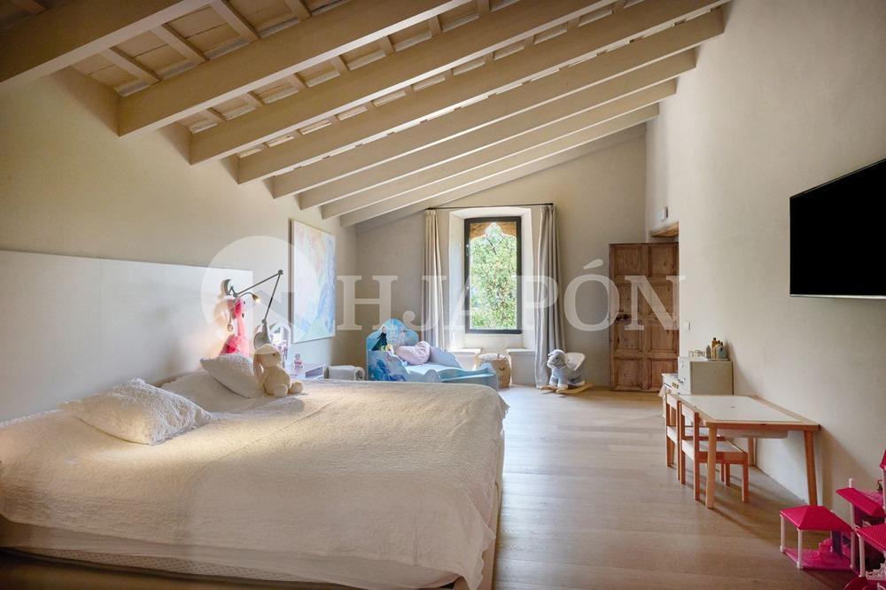 Villa for Sale in Alella