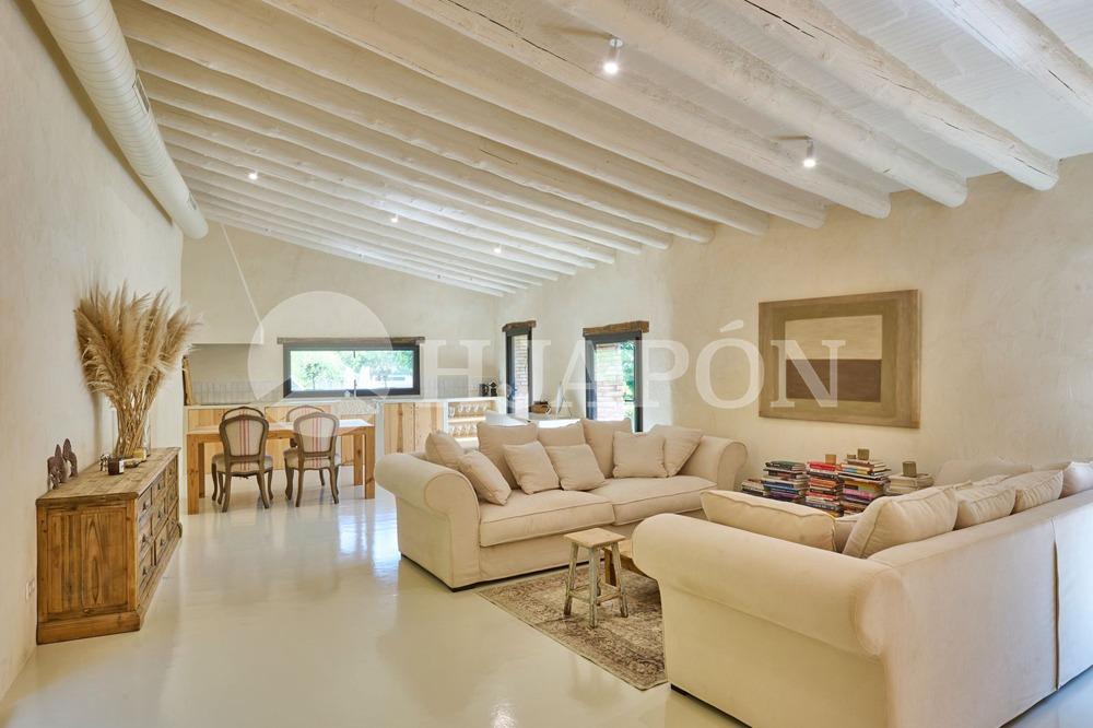 Villa for Sale in Alella