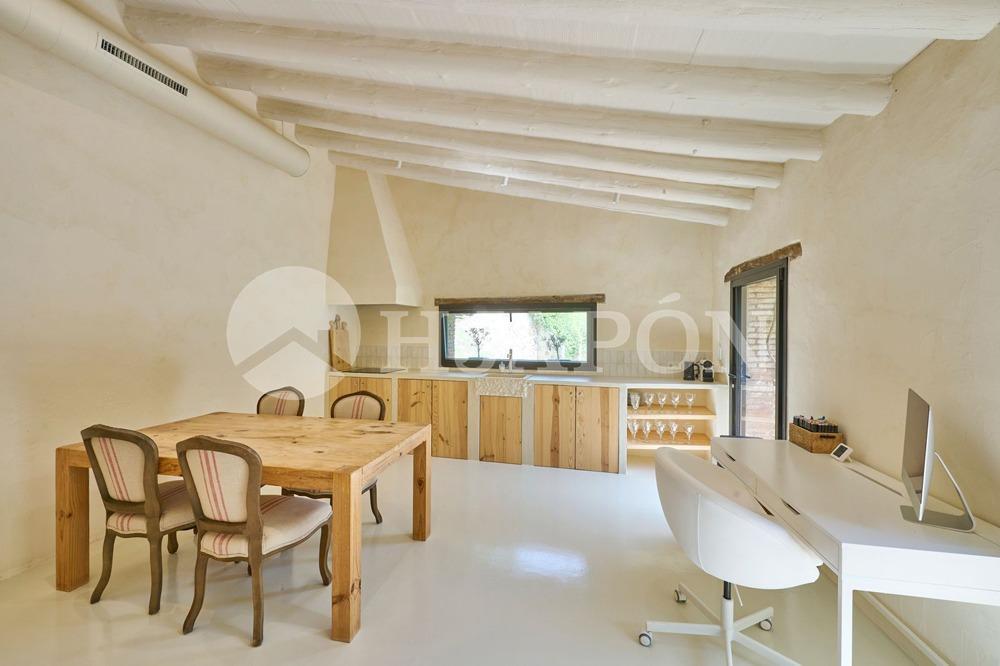 Villa for Sale in Alella