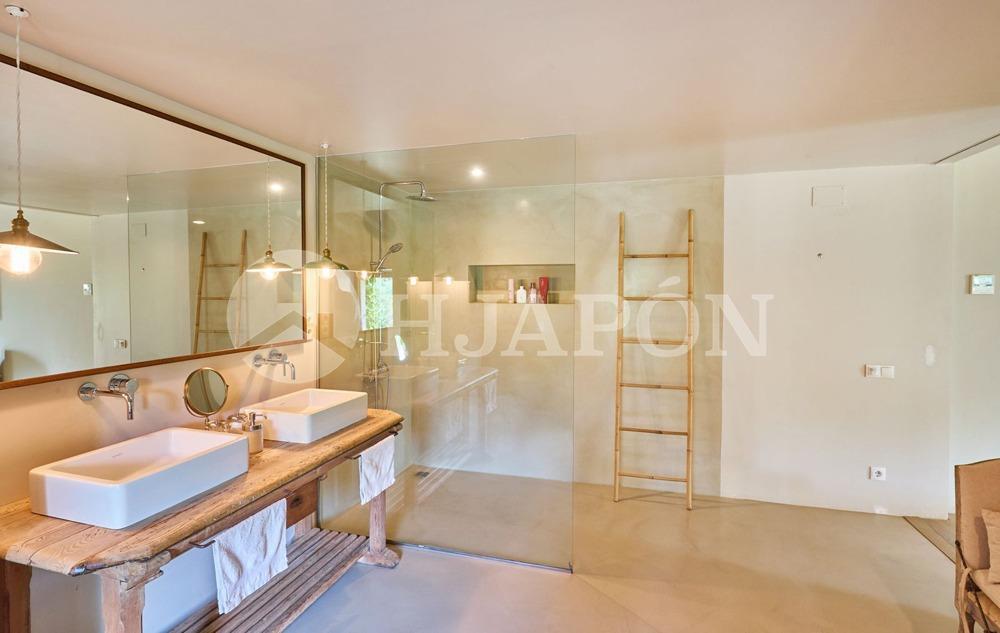 Villa for Sale in Alella