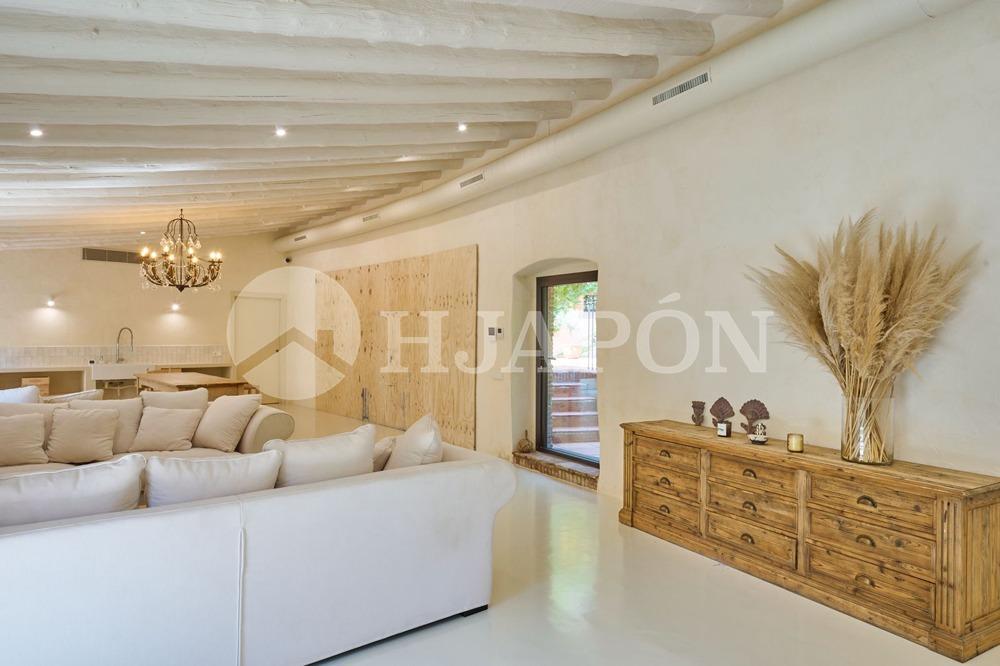Villa for Sale in Alella