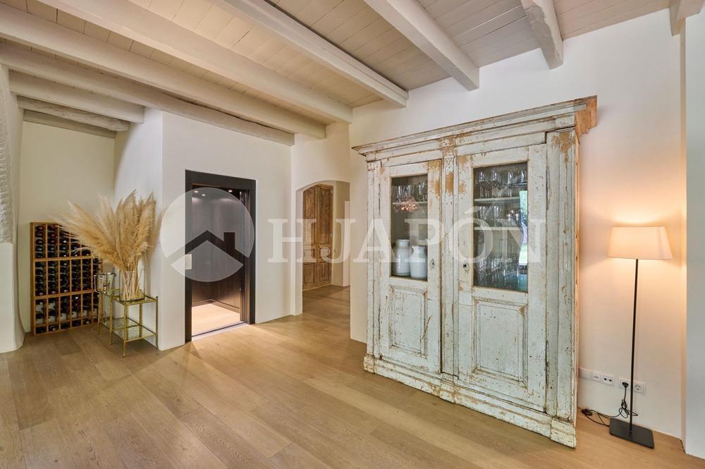 Villa for Sale in Alella