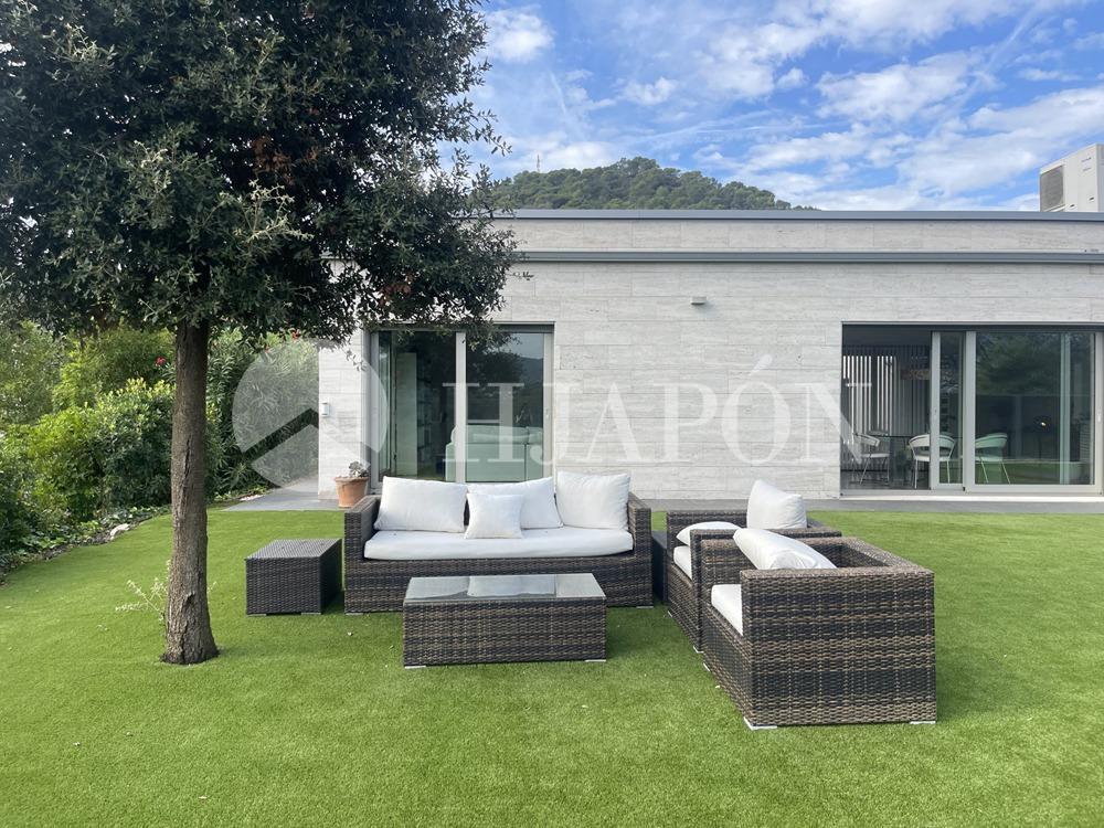 House for Sale in Vallromanes
