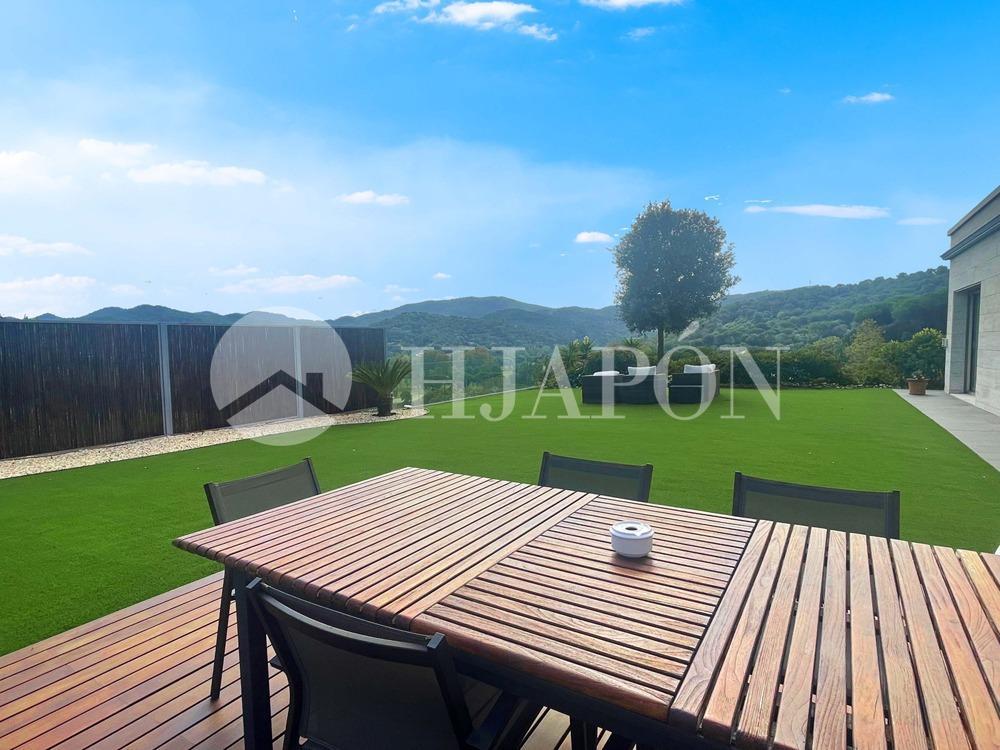 House for Sale in Vallromanes