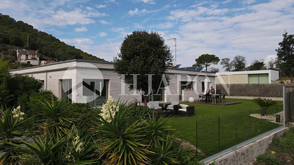 House for Sale in Vallromanes