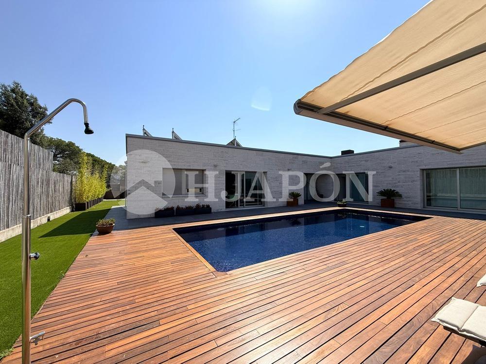 House for Sale in Vallromanes