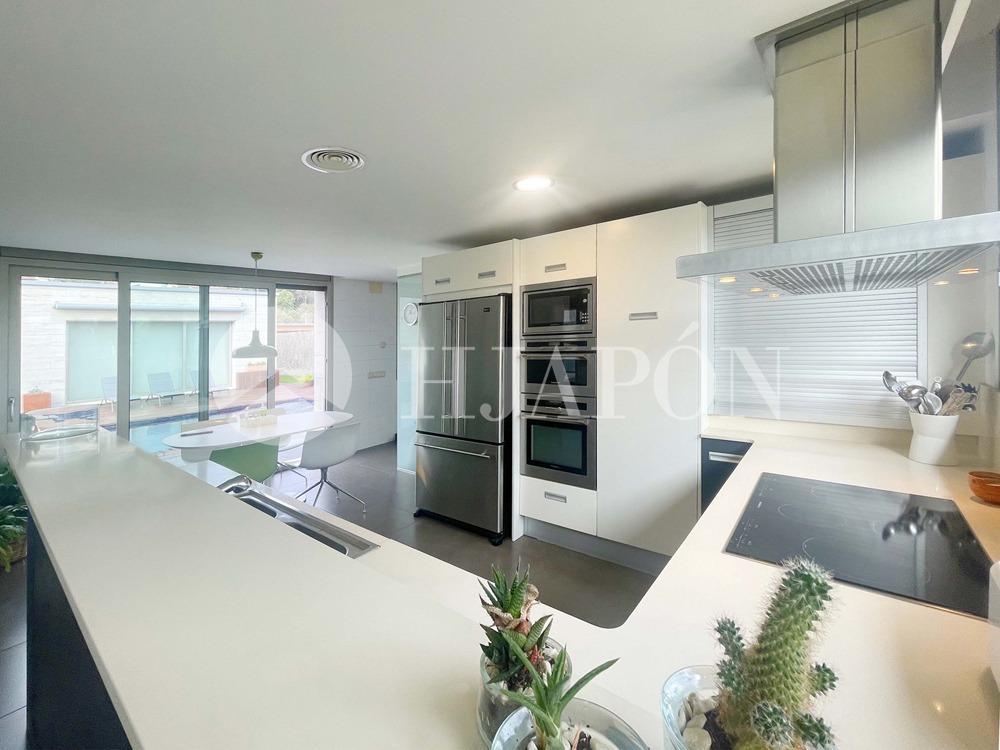 House for Sale in Vallromanes