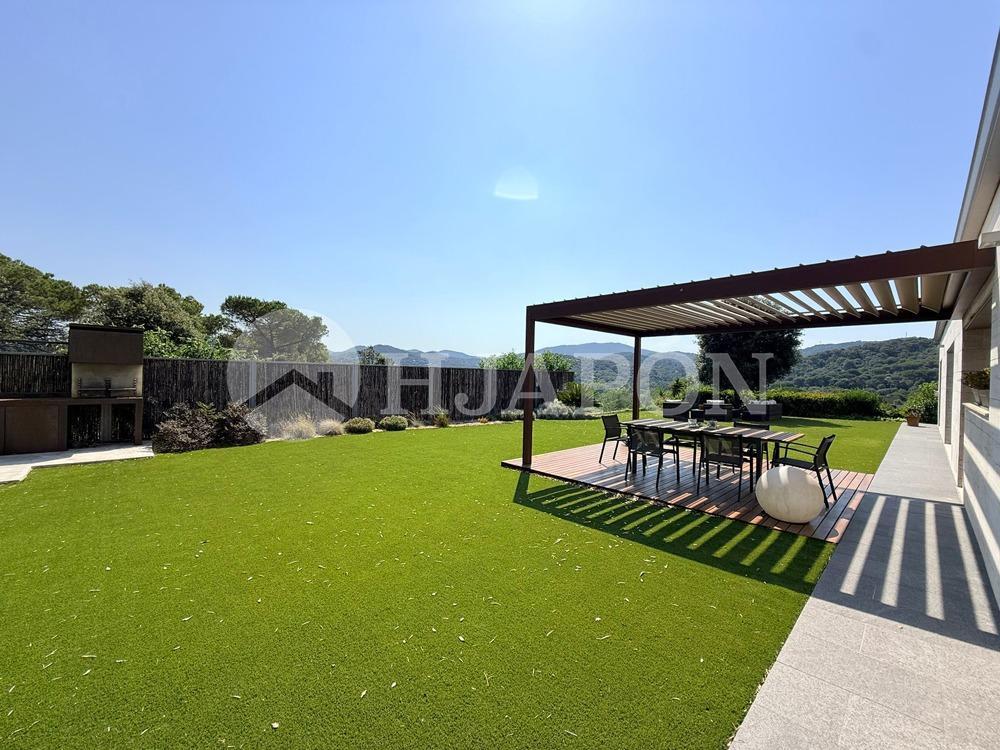 House for Sale in Vallromanes