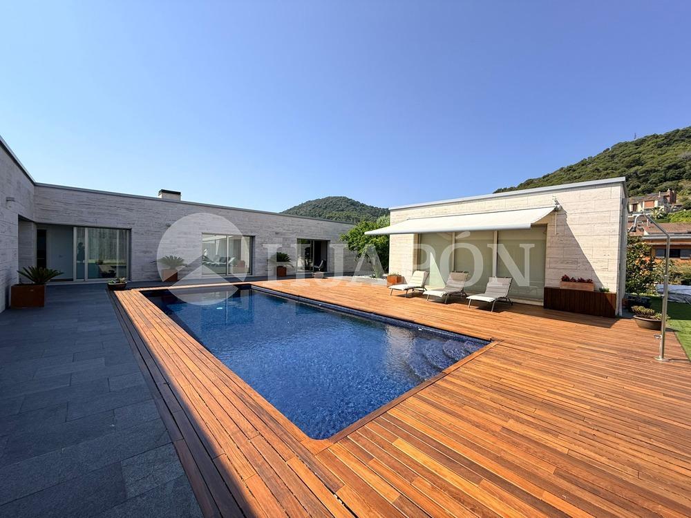 House for Sale in Vallromanes