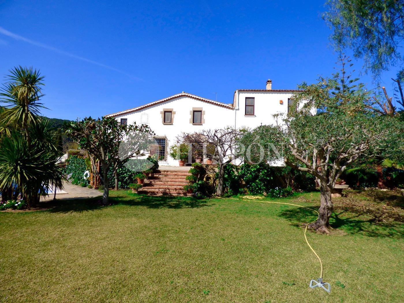 Villa for Sale in Cabrera de Mar