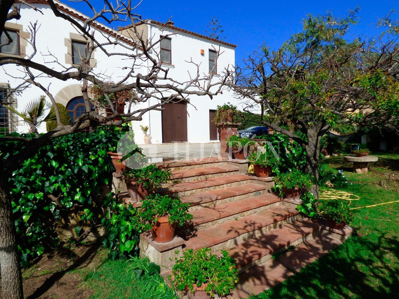 Villa for Sale in Cabrera de Mar