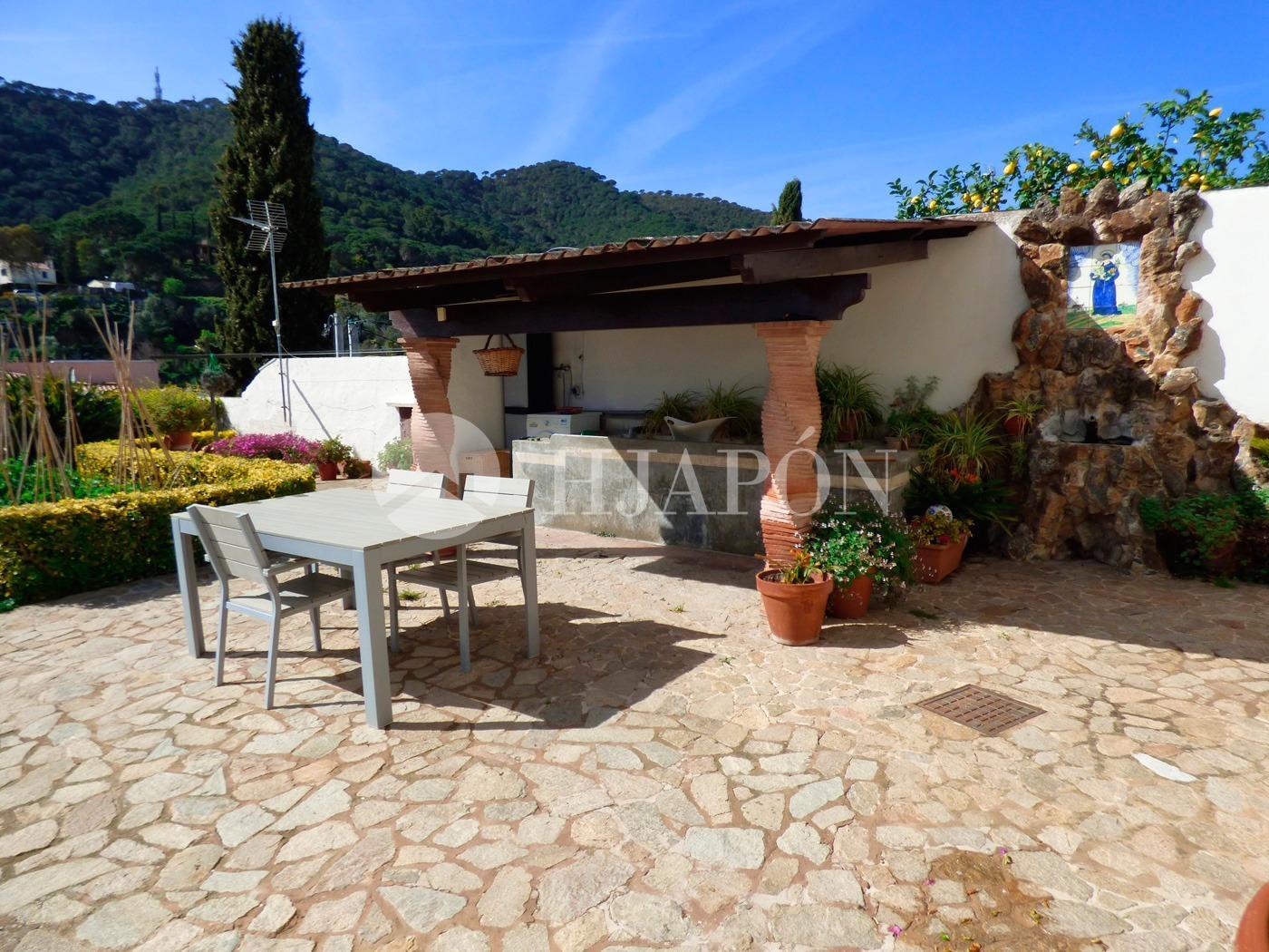 Villa for Sale in Cabrera de Mar