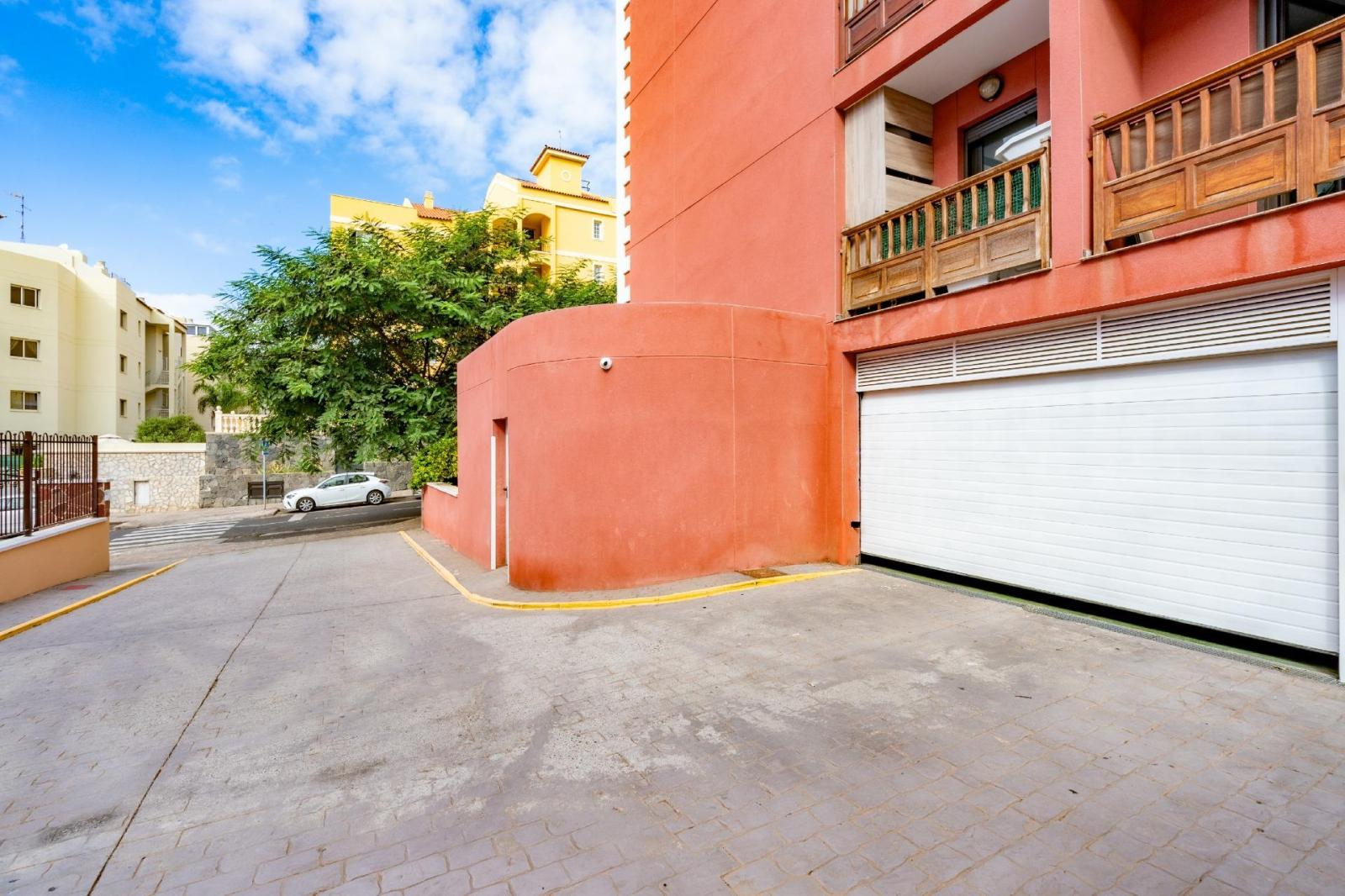 Flat for Sale in Arona