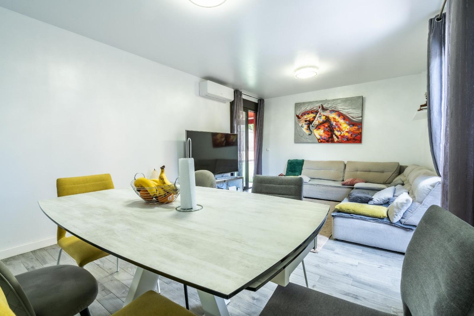 Flat for Sale in Arona