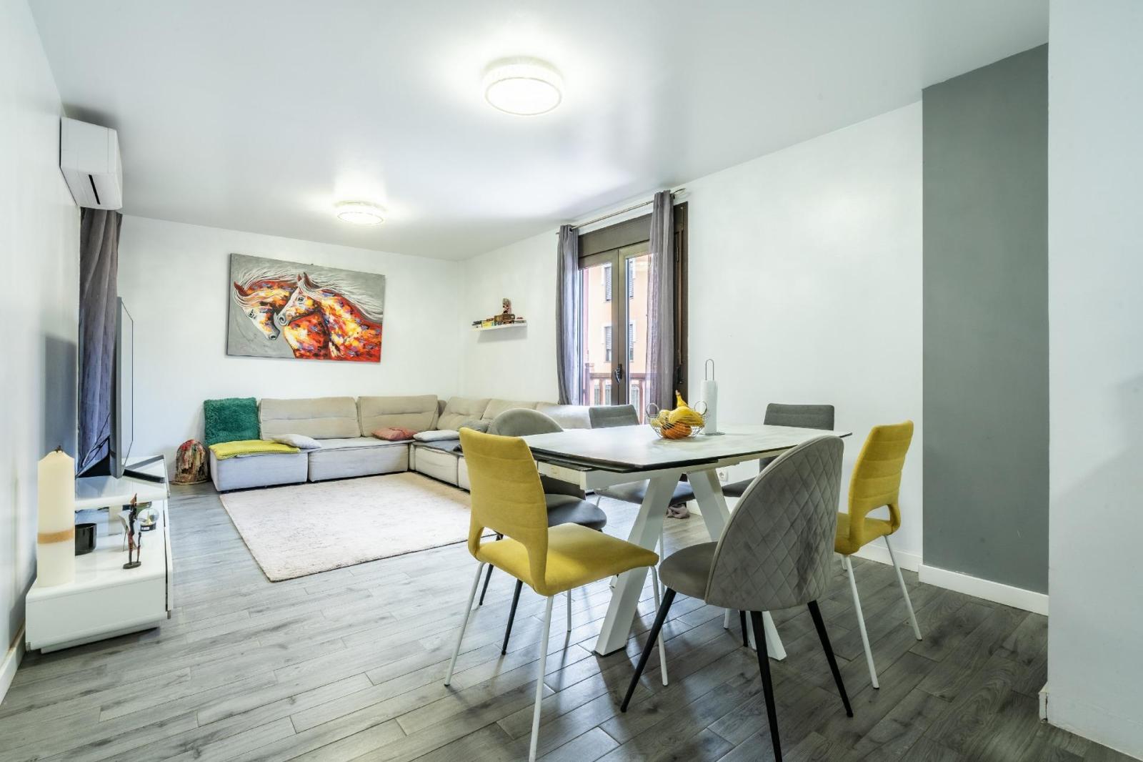 Flat for Sale in Arona