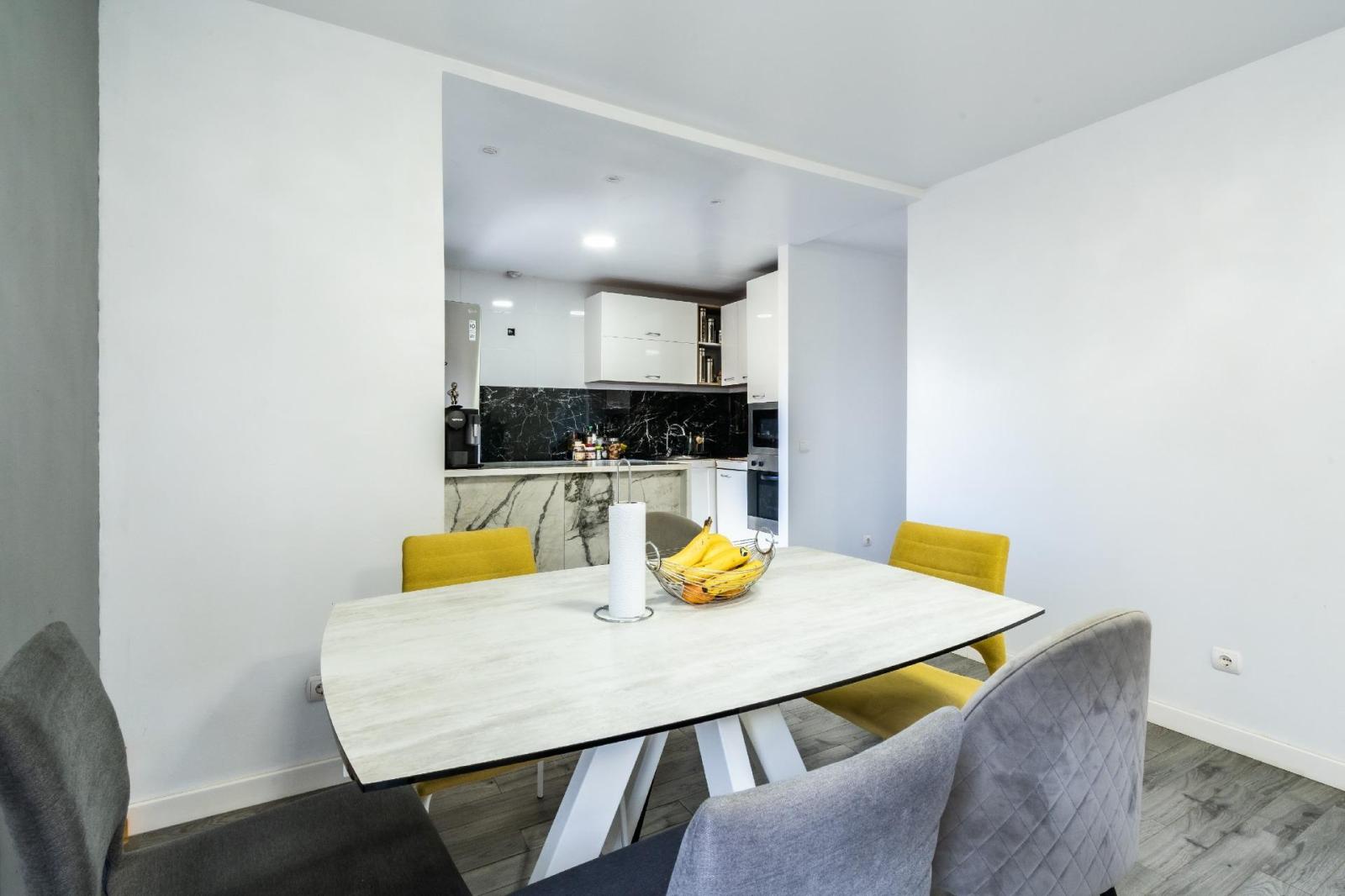 Flat for Sale in Arona