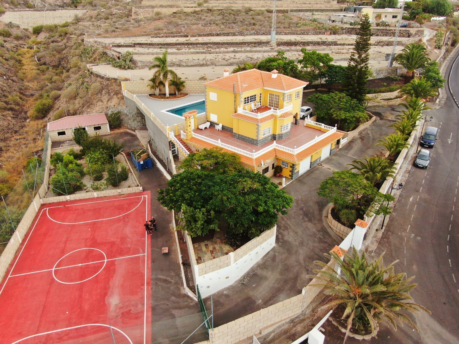 Villa for Sale in San Miguel de Abona