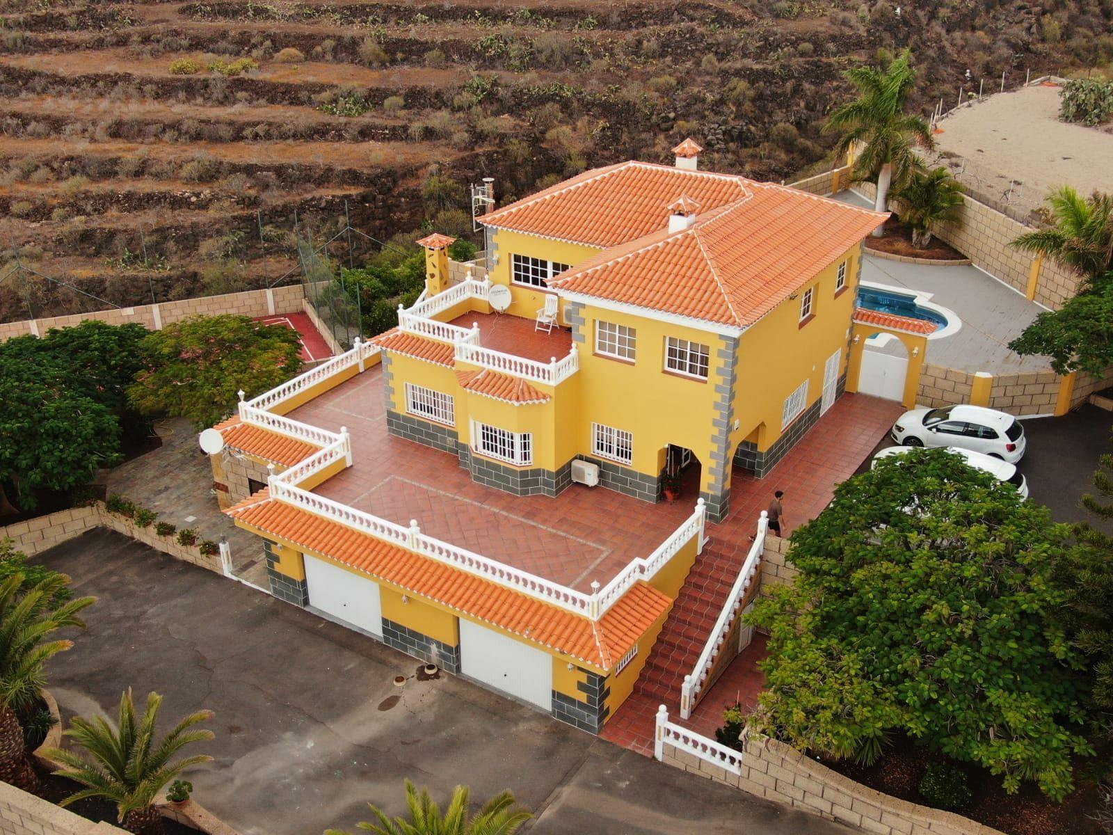 Villa for Sale in San Miguel de Abona