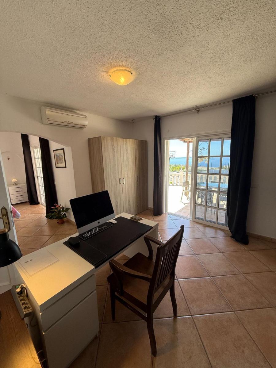Villa for Sale in Guía de Isora