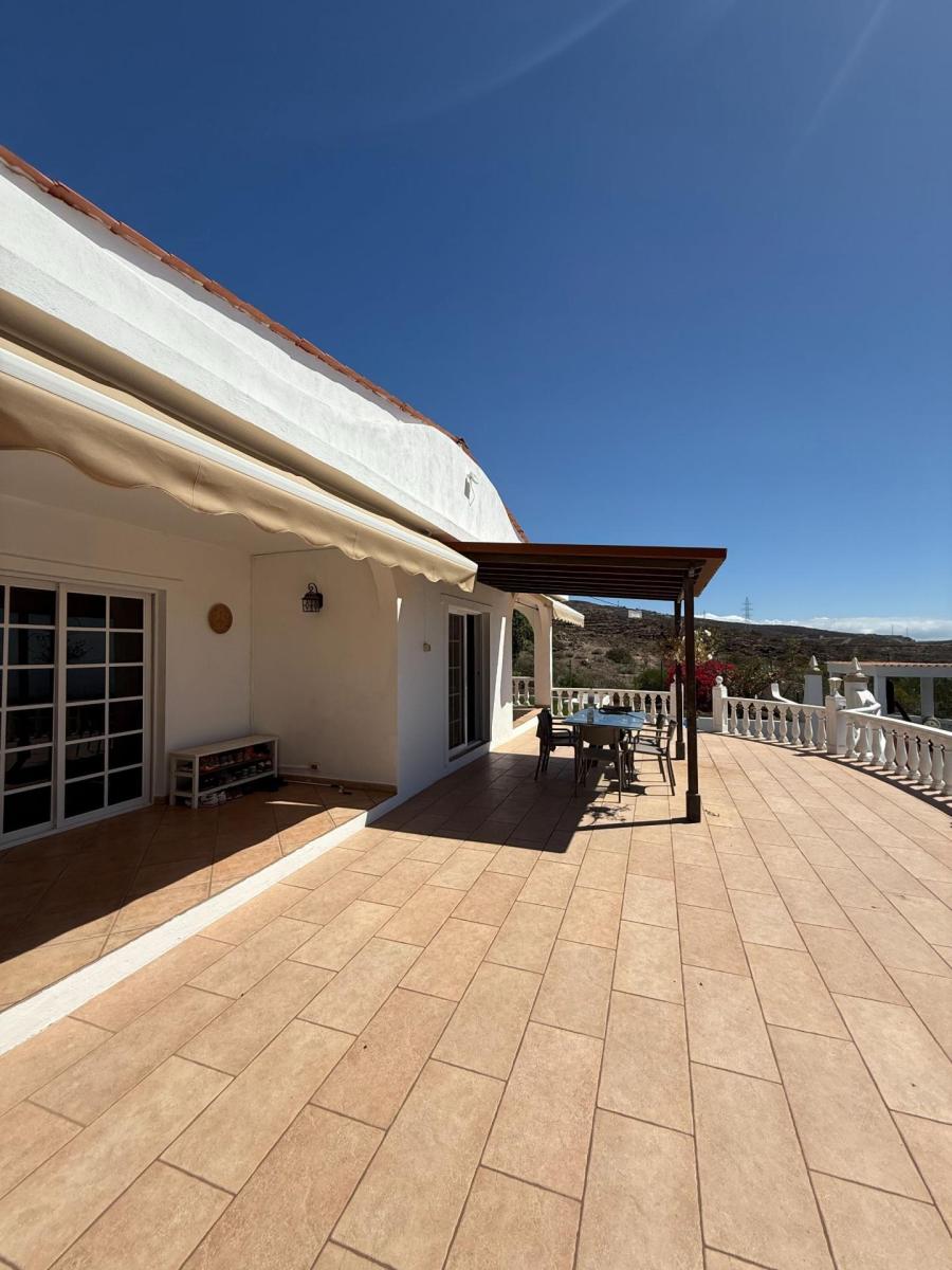 Villa for Sale in Guía de Isora