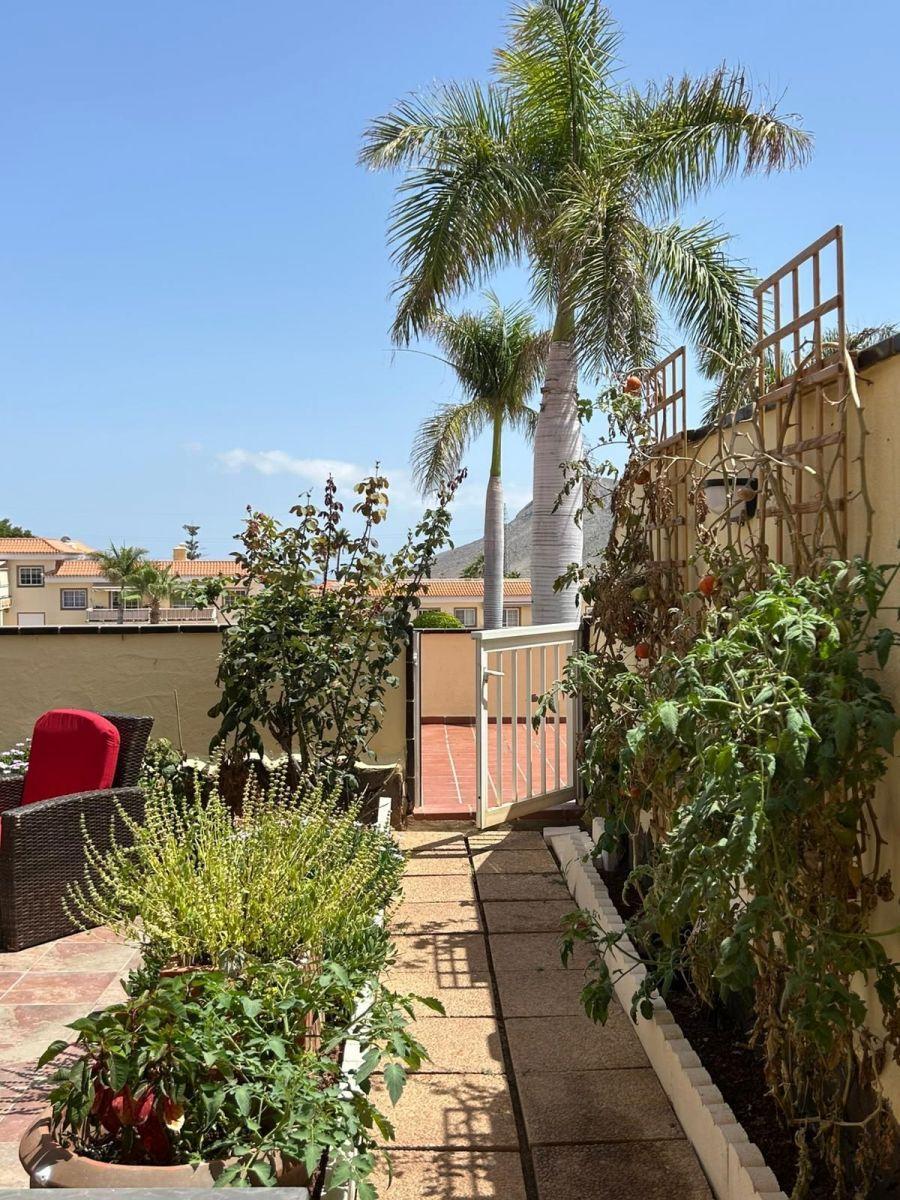 Flat for Sale in Arona