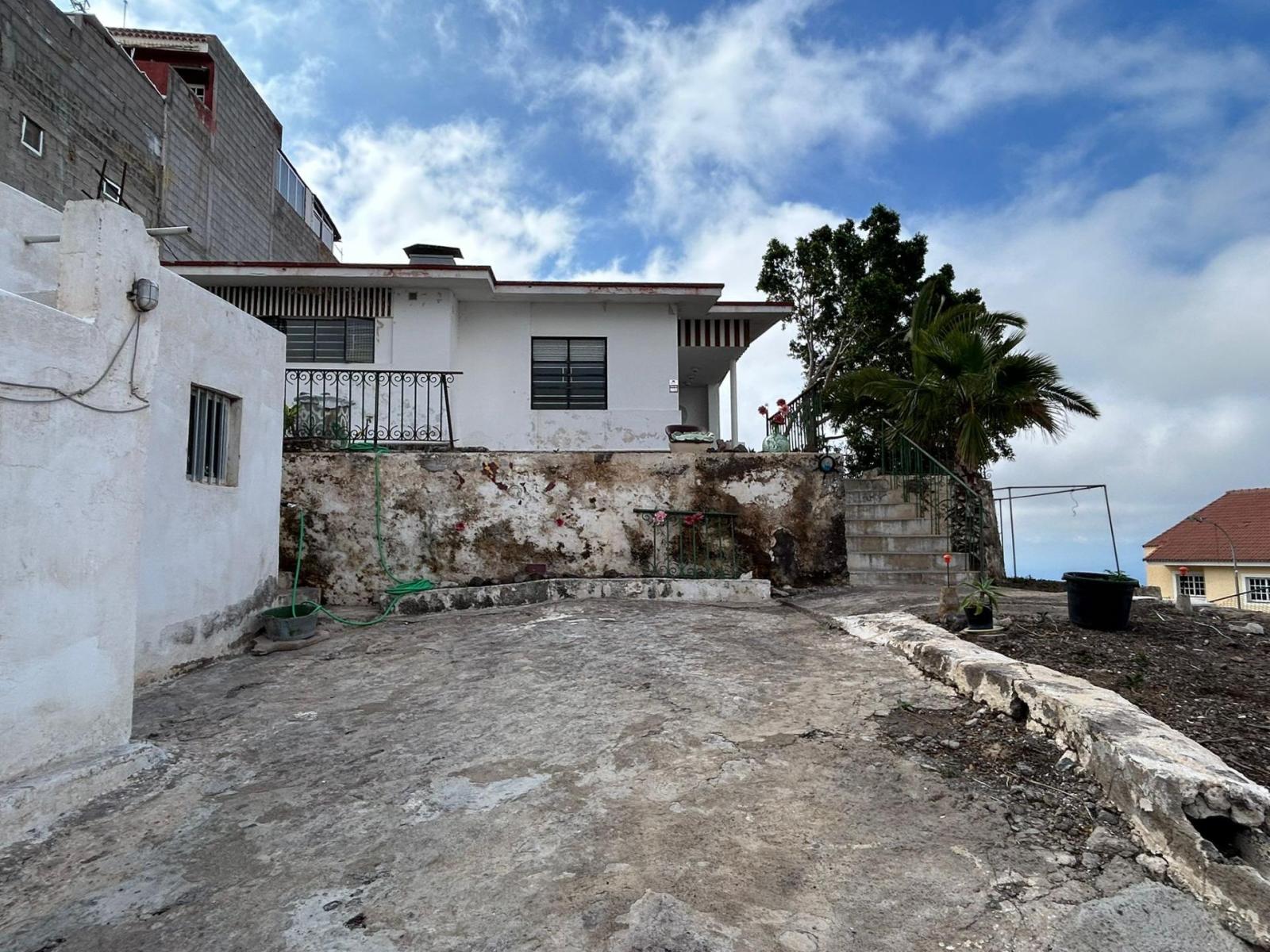 Chalet for Sale in Guía de Isora