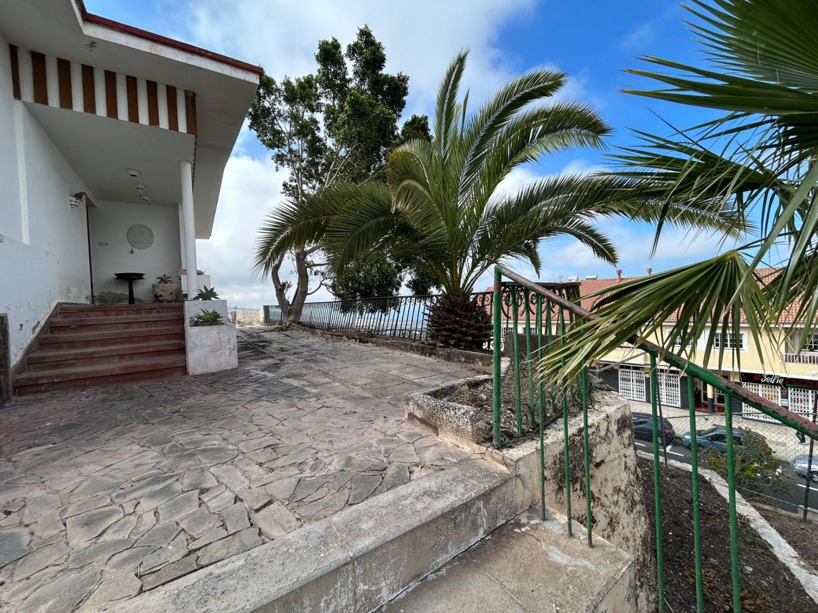Chalet for Sale in Guía de Isora