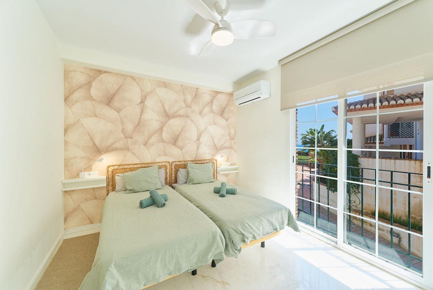 Flat for Sale in Almuñécar