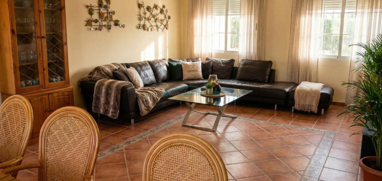 Chalet for Sale in Elche