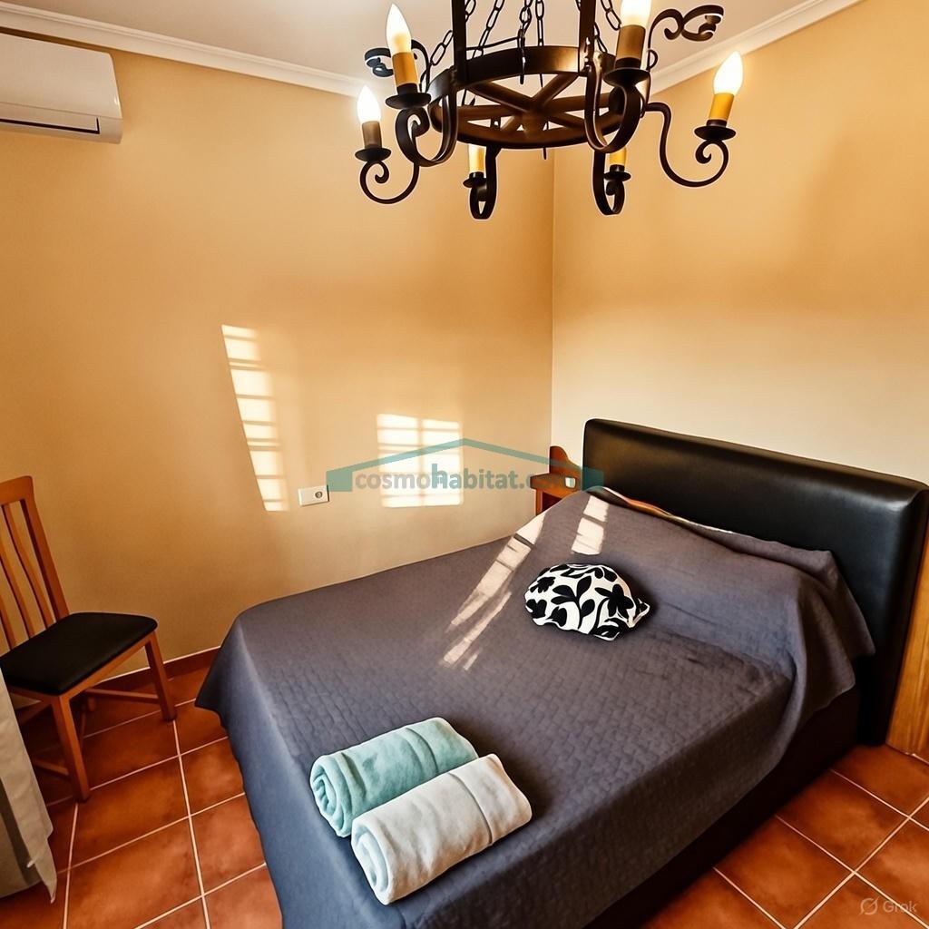 Chalet for Sale in Elche