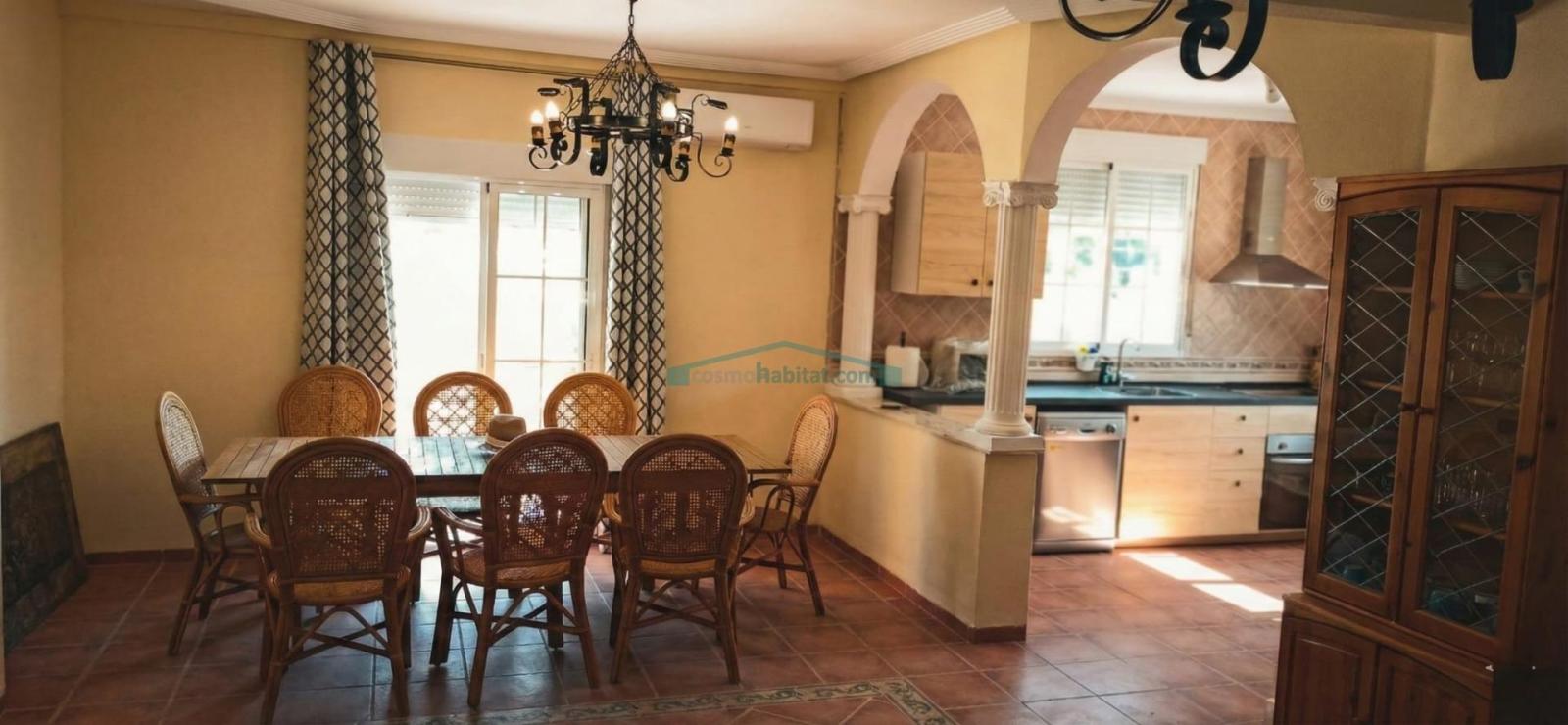 Chalet for Sale in Elche