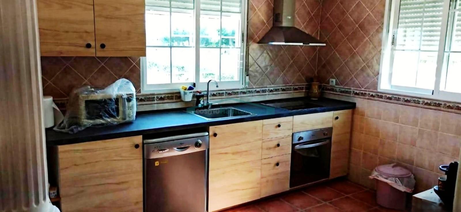 Chalet for Sale in Elche