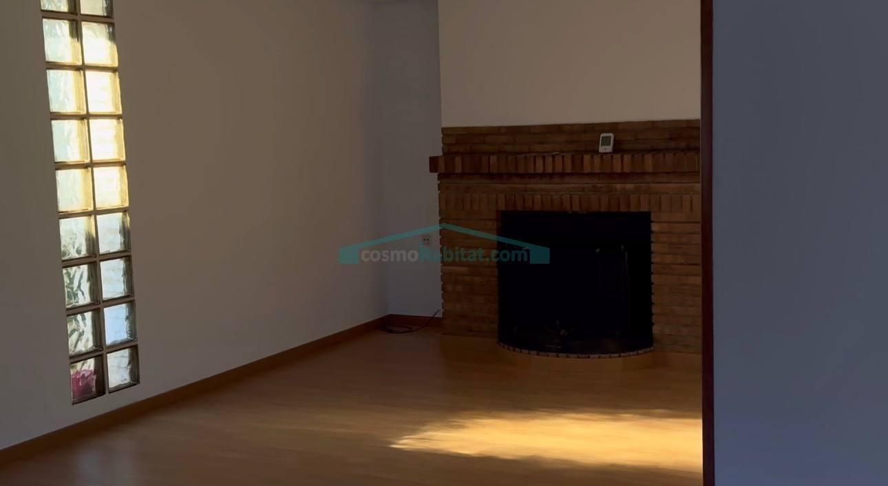 Chalet for Sale in Torrent