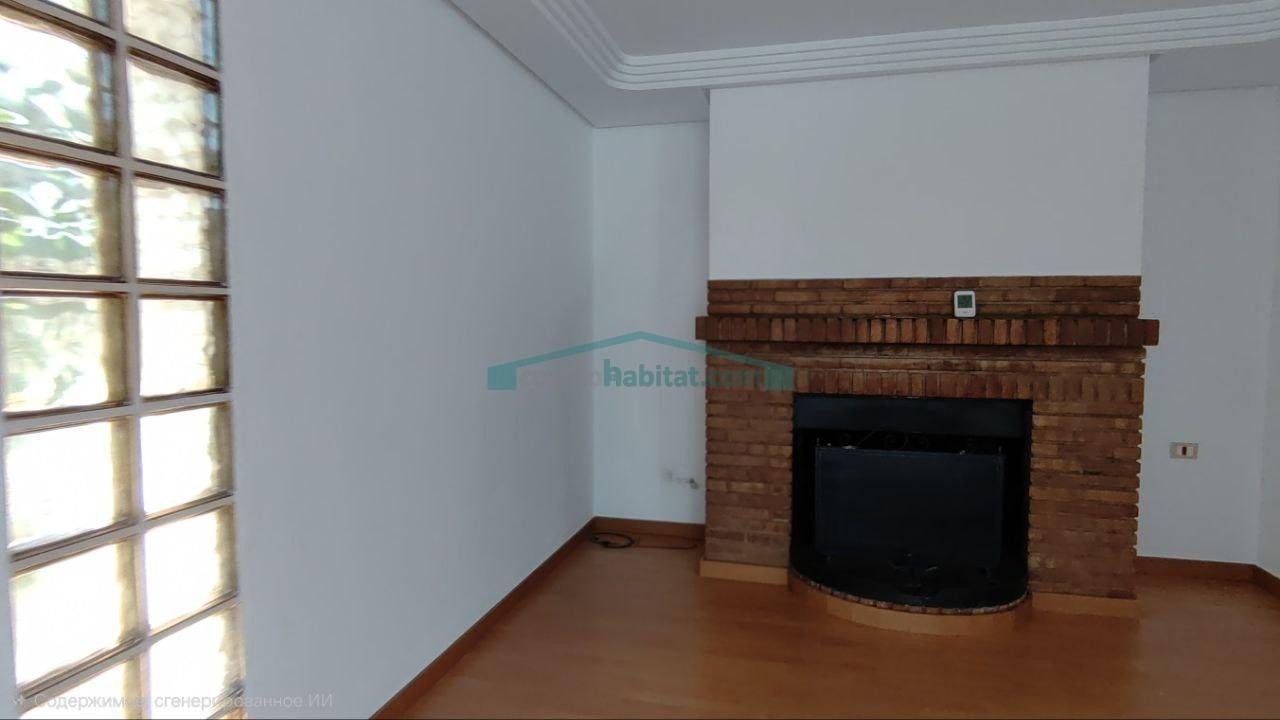 Chalet for Sale in Torrent