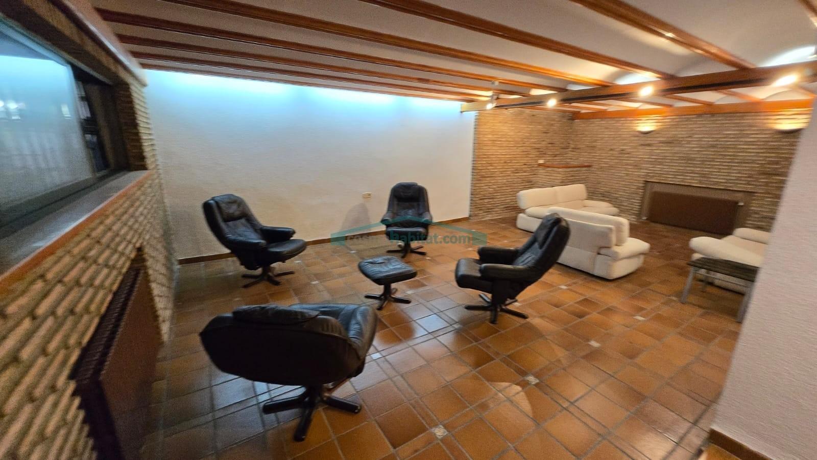 Chalet for Sale in Torrent