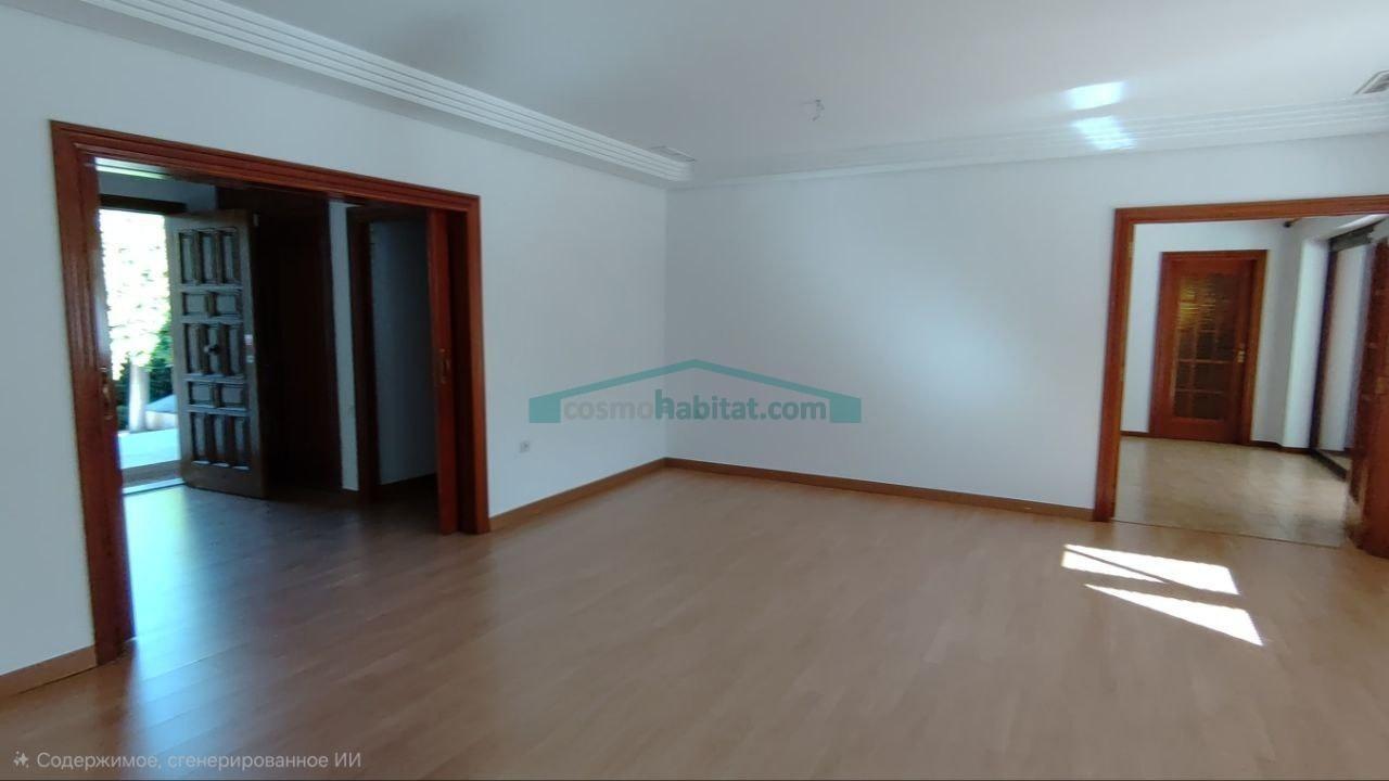 Chalet for Sale in Torrent