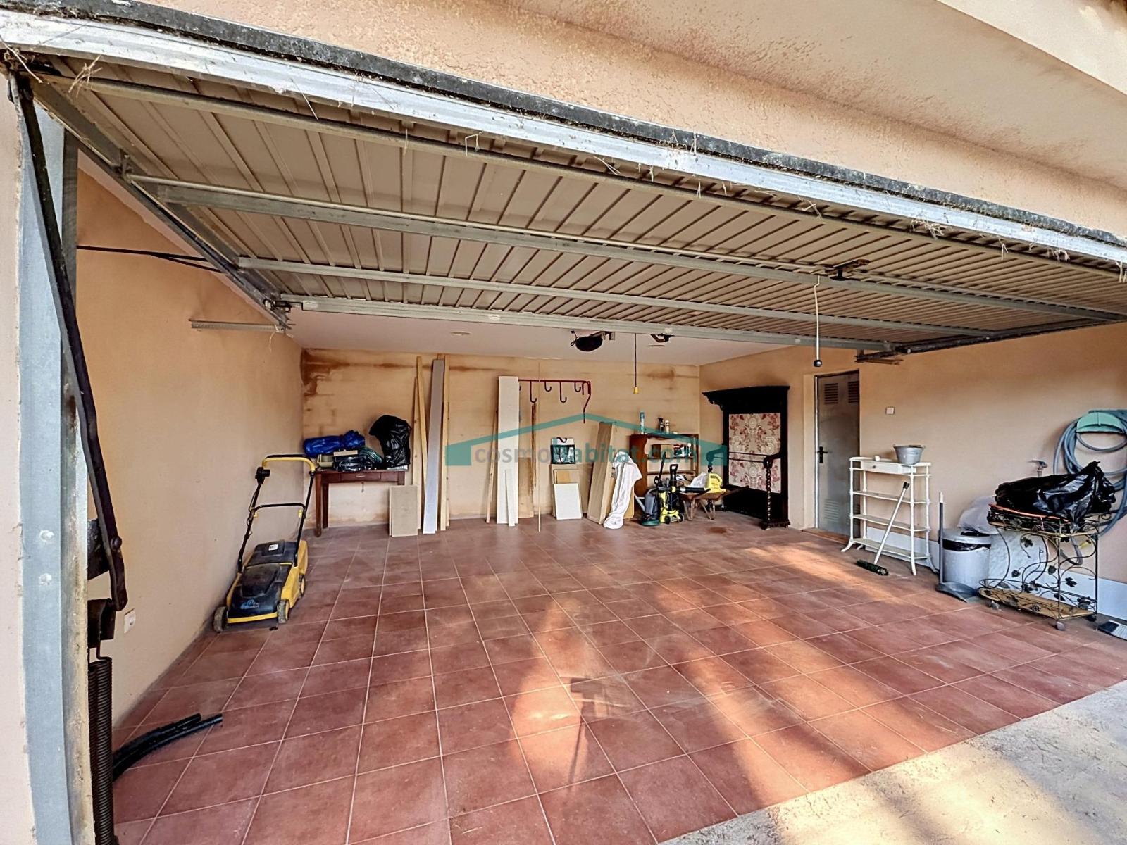 Chalet for Rent in Paterna