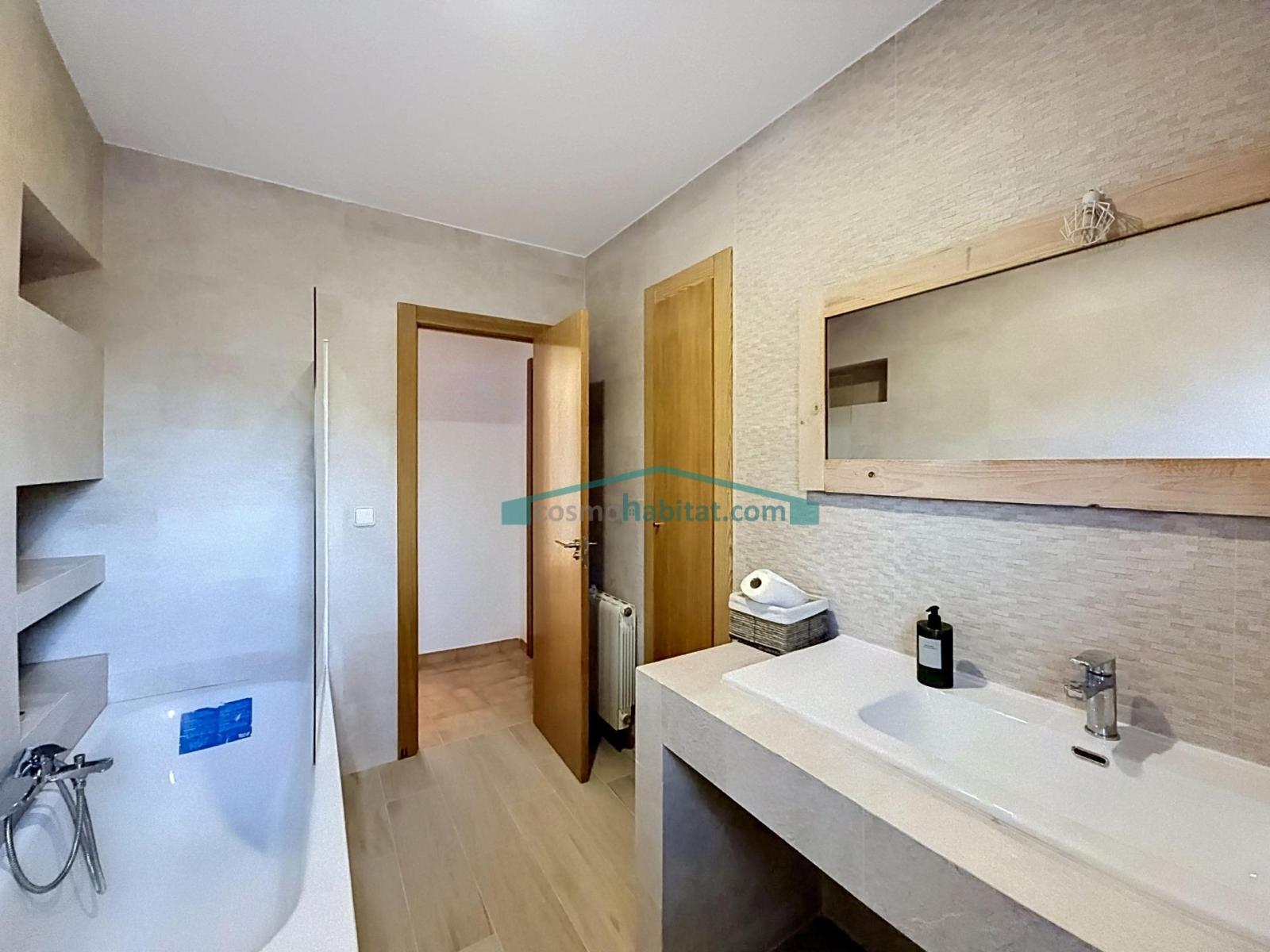 Chalet for Rent in Paterna
