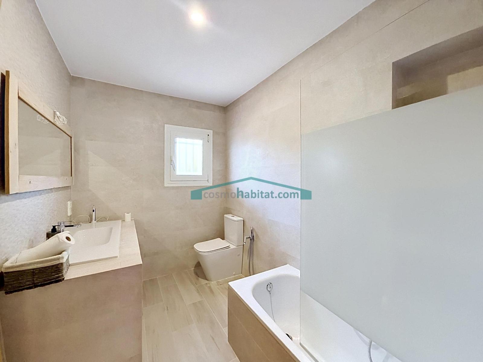 Chalet for Rent in Paterna