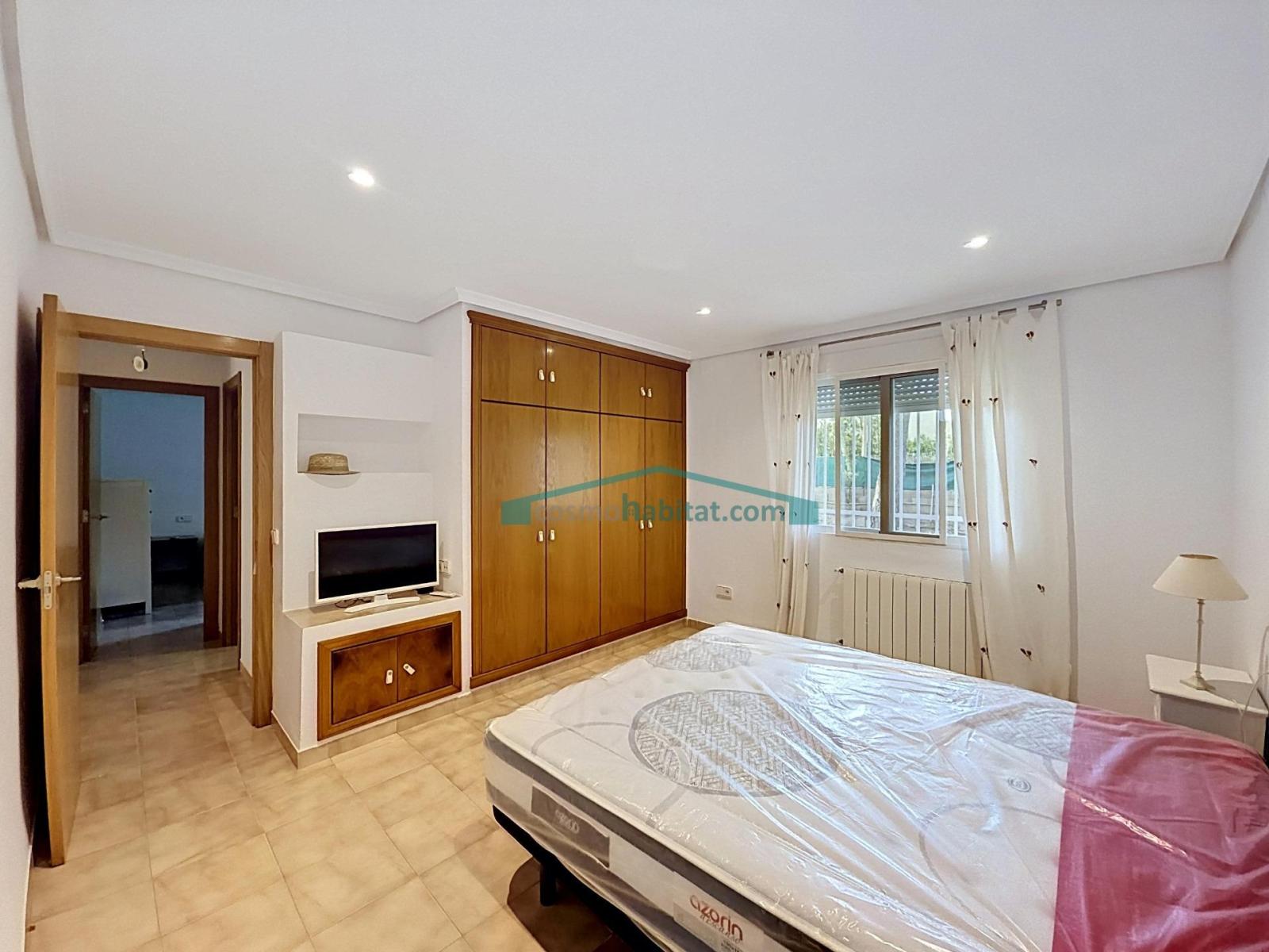 Chalet for Rent in Paterna