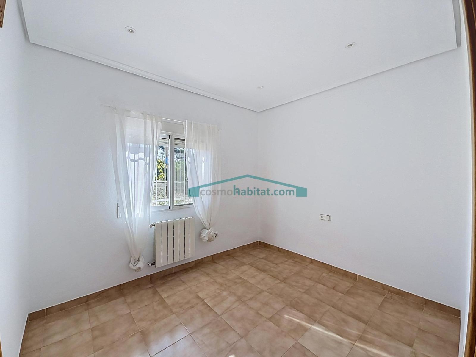Chalet for Rent in Paterna