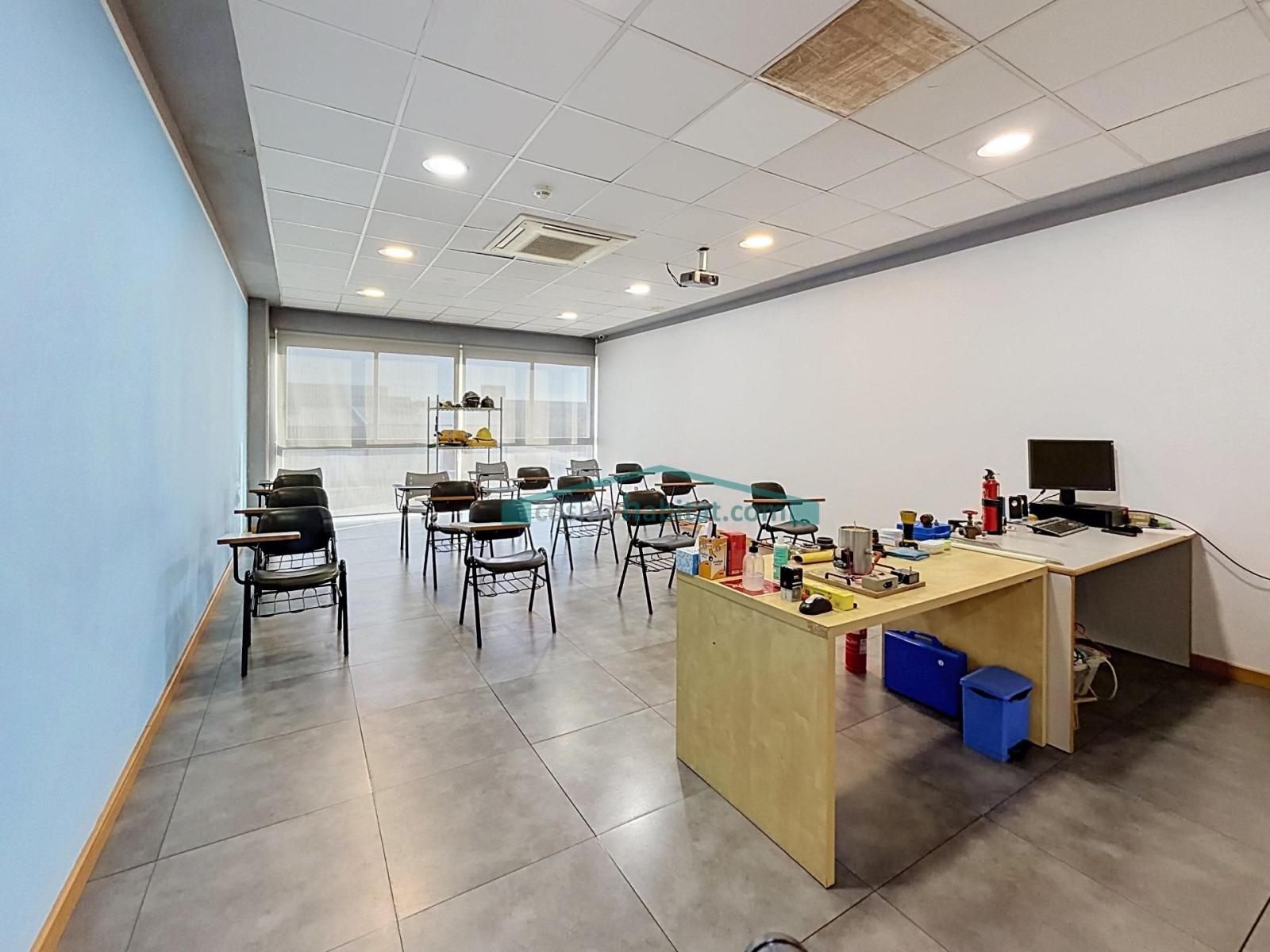 Industrial Unit for Rent in Paterna