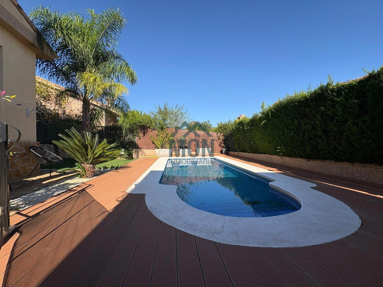 Chalet en Venta en Chiva
