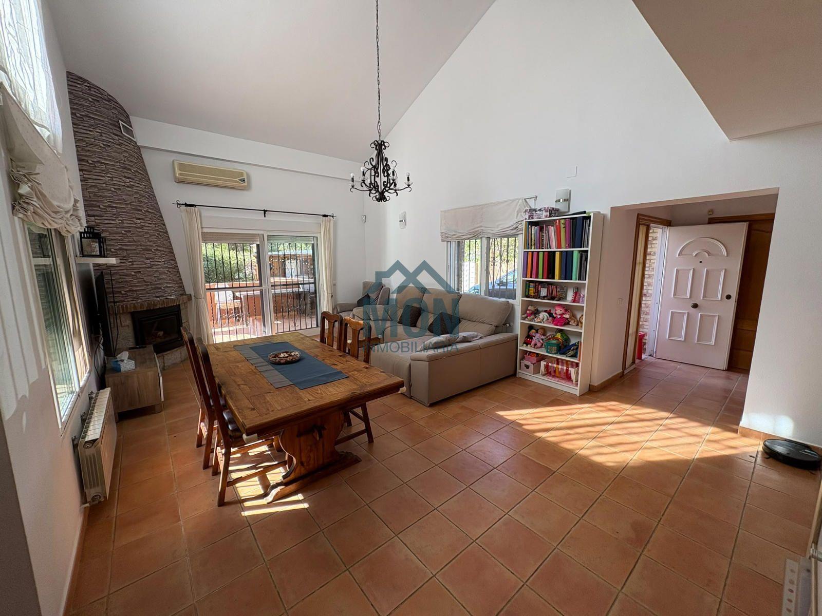 Chalet en Venta en Chiva