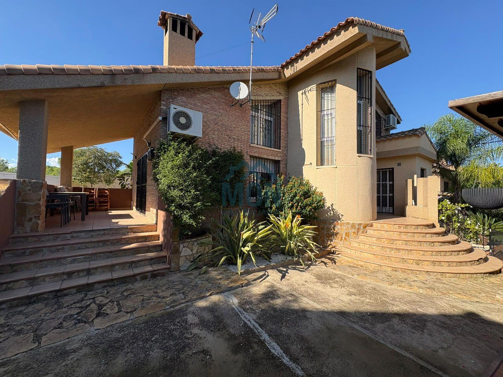 Chalet en Venta en Chiva