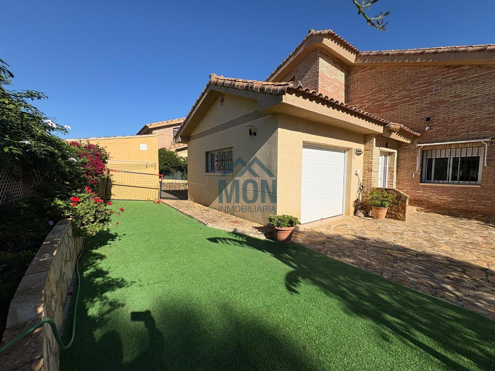 Chalet en Venta en Chiva