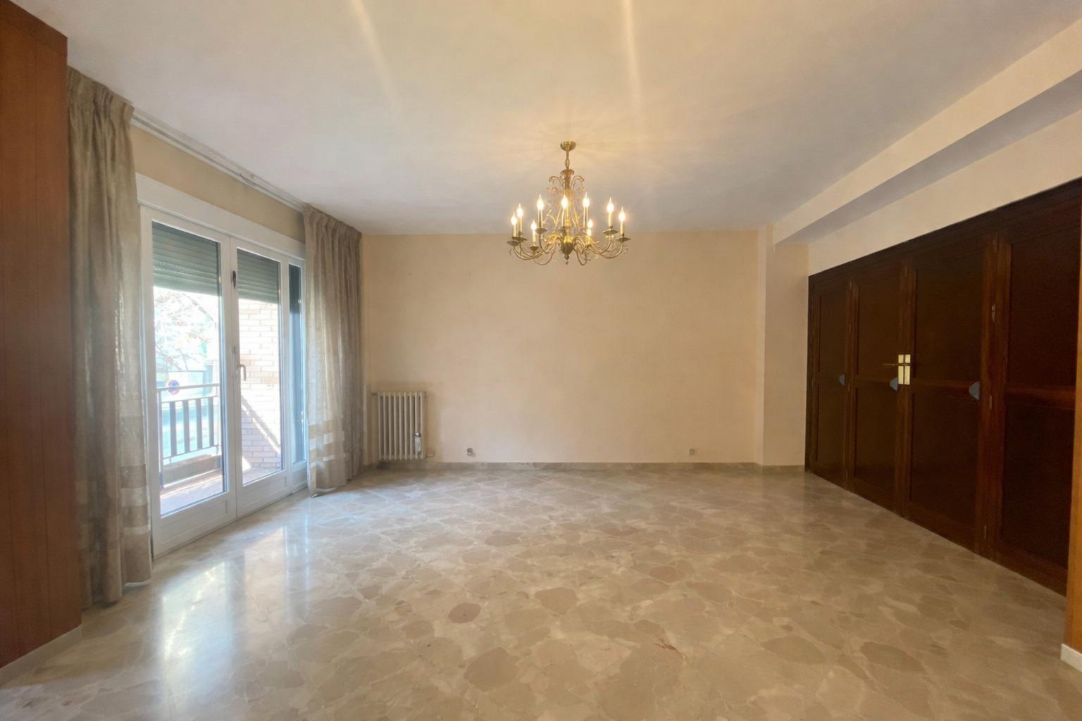 Flat for Sale in Granada