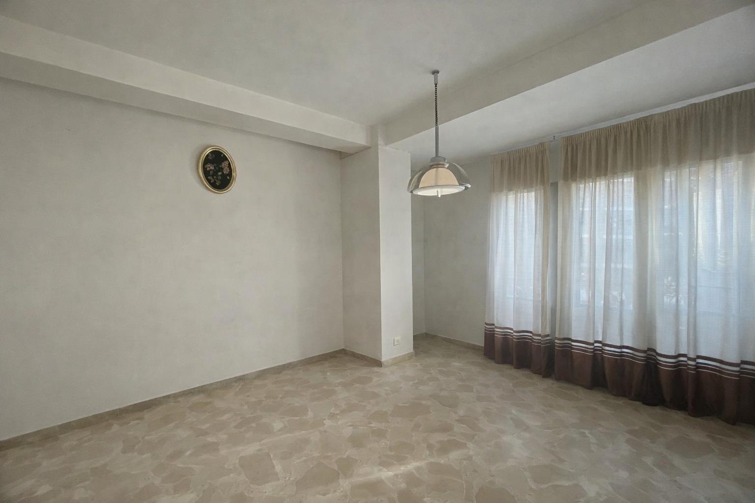 Flat for Sale in Granada